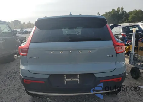 2019 Volvo Xc40 T5 Momentum z USA, uszkodzony, nr VIN YV4162XZ1K2009510